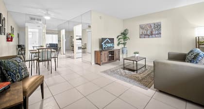 Coco Palms Apartments By Lowkl