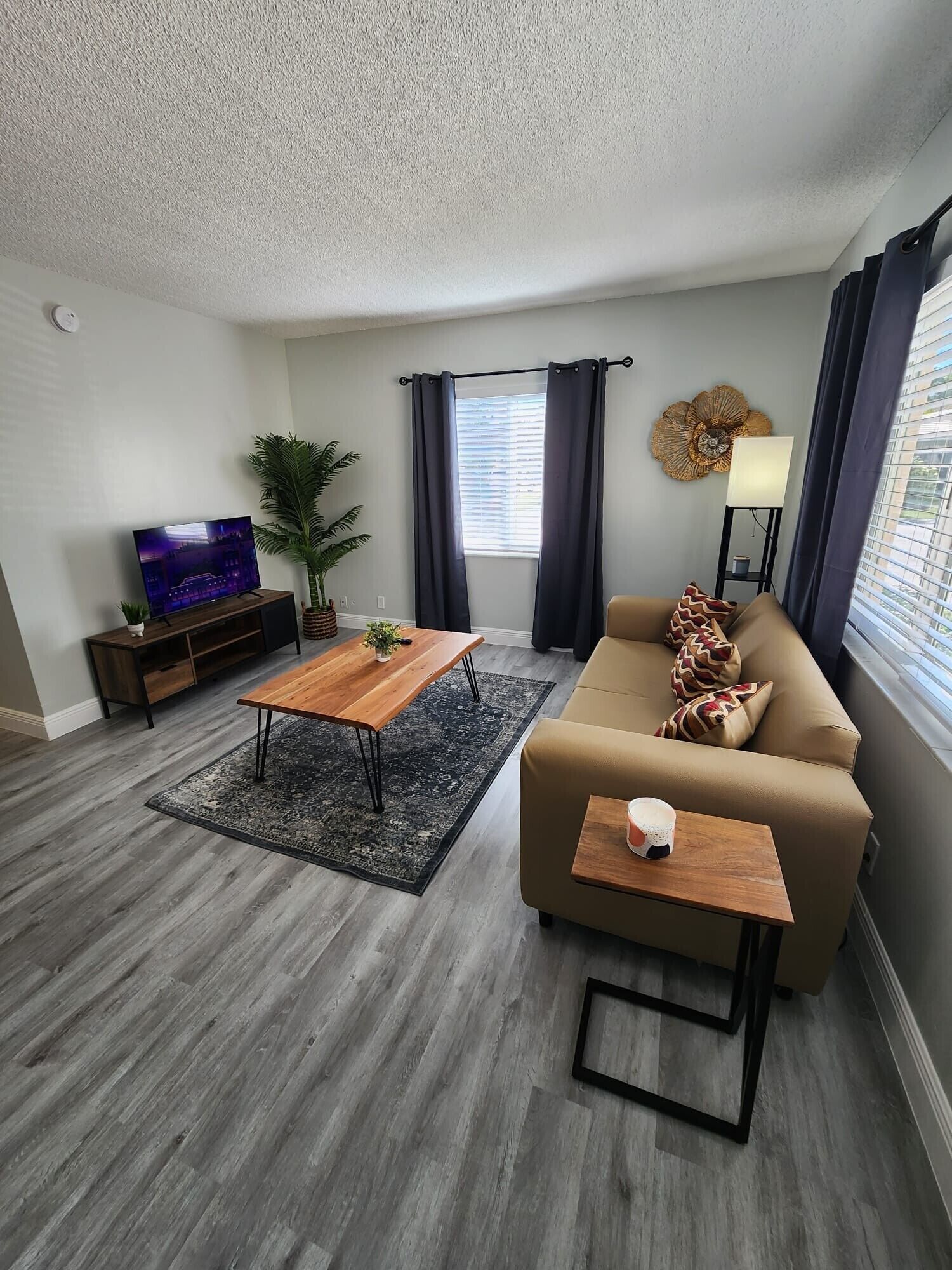 Coco Palms Apartments By Lowkl 