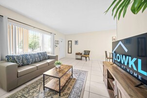 Televisión LCD, Netflix, Hulu, servicios de streaming