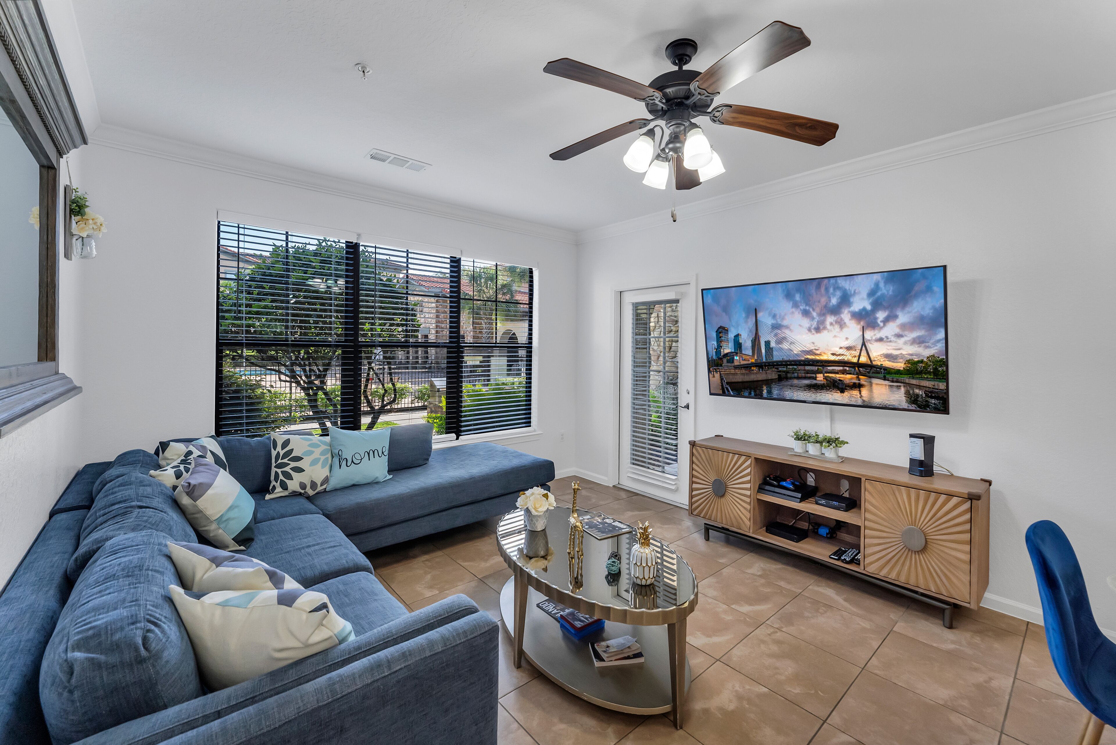 Pool view at Bella Piazza