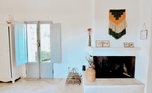 Interior - Villa Emma by Puglia Classics: perfect for families and friends. Big size pool!! (ostuni)