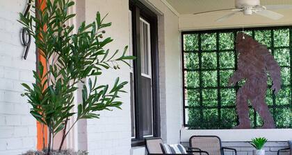 OPEN! We have Power & Water Marion NC Pet Friendly Downtown Sleeps 10