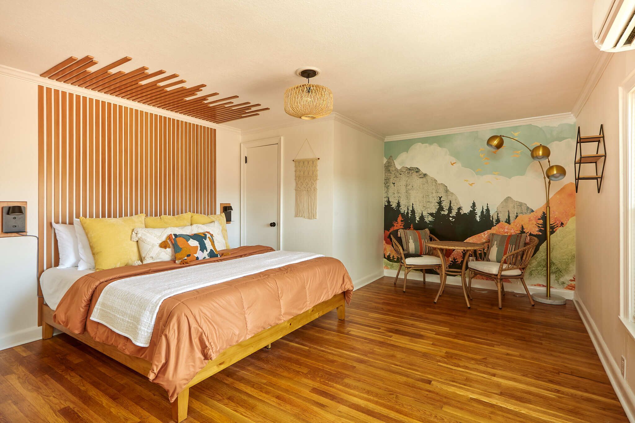 Pet Friendly Bigfoot Retreat Downtown Marion NC Mountain Foothills Sleeps 10