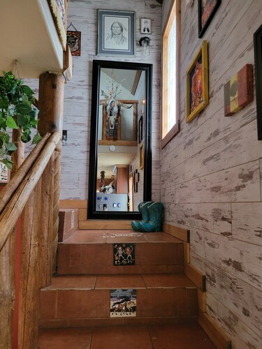 Right downtown Pagosa!!near shops and riverwalk.