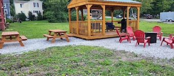 Tharp | 1BR,1BA, Cabinesque Hotel in Ohiopyle