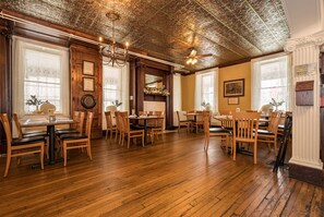 Dining - The Marshall | Historic Victorian Inn Room (Farmington)