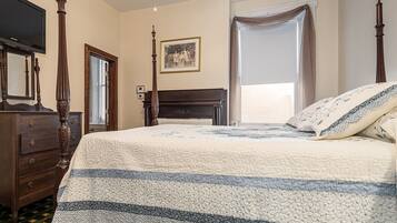 1 bedroom, iron/ironing board, internet, bed sheets