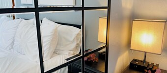 *2 BR/2 Bath IDEAL Hospital Access*Free Park*Walk
