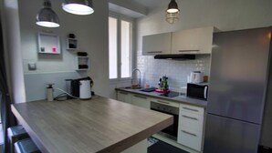 Coffee/tea maker, fridge, microwave, oven - Palmes d'Or Properties - Ref SELV (Cannes)