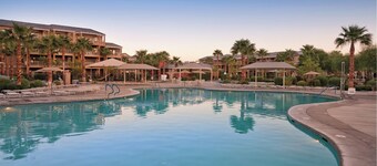 Relaxing, beautiful resort minutes from COACHELLA!