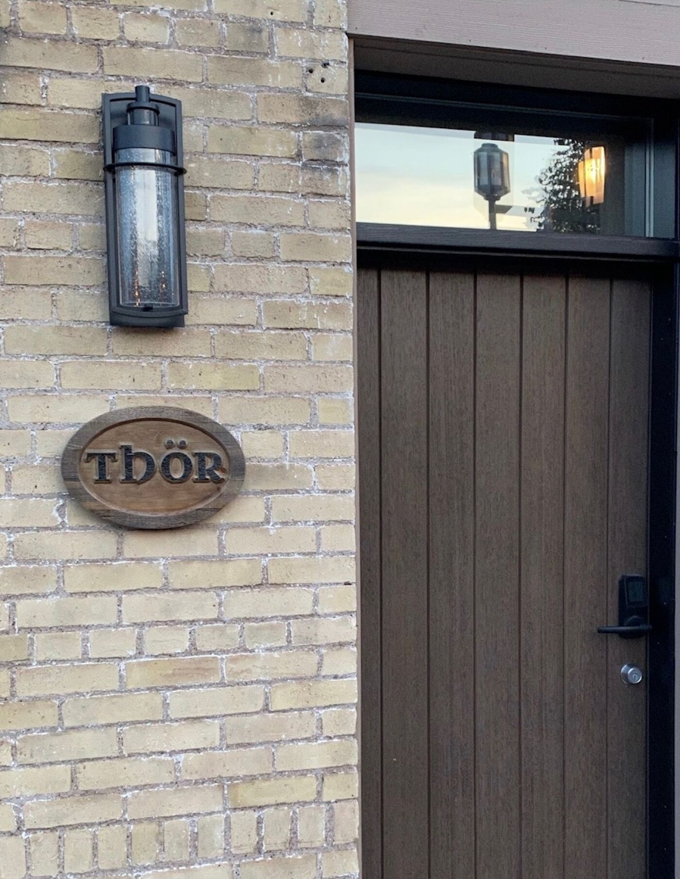 Electric Thor! 1 Bedroom, Lakeview + Free Parking
