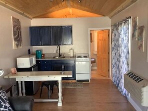 冰箱、微波炉、烤箱、茶具/咖啡用具