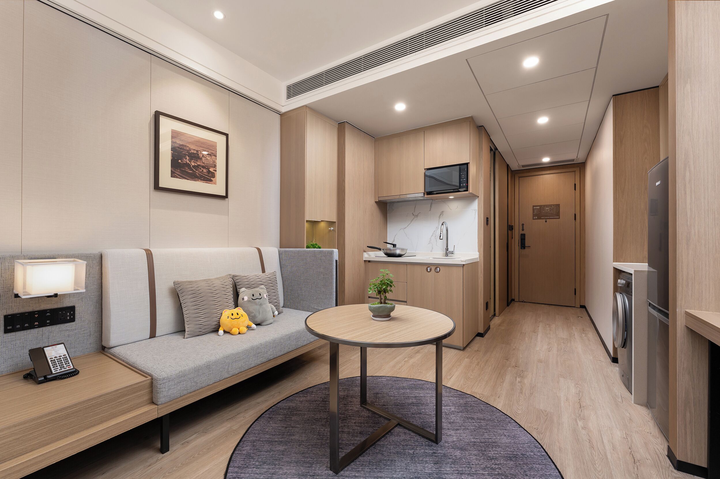 Phòng cơ bản | Chăn bông, minibar, két bảo mật tại phòng, bàn 