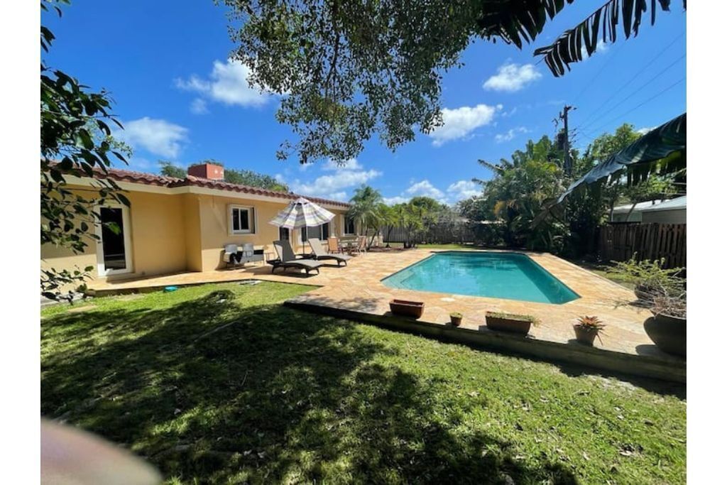 Oasis Home! 7min. from the beach