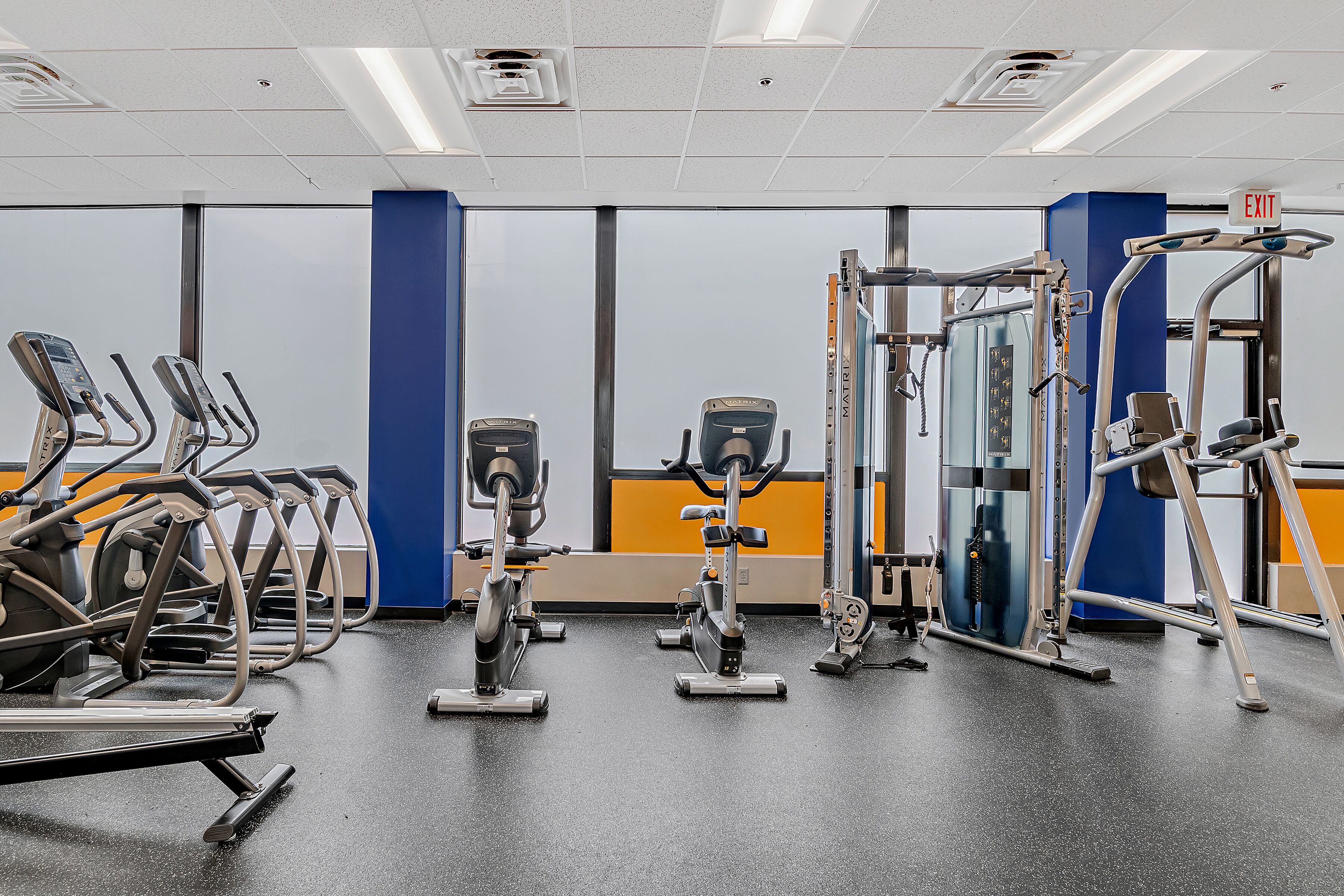 Relaxing 1BR with Pool Gym and Parking