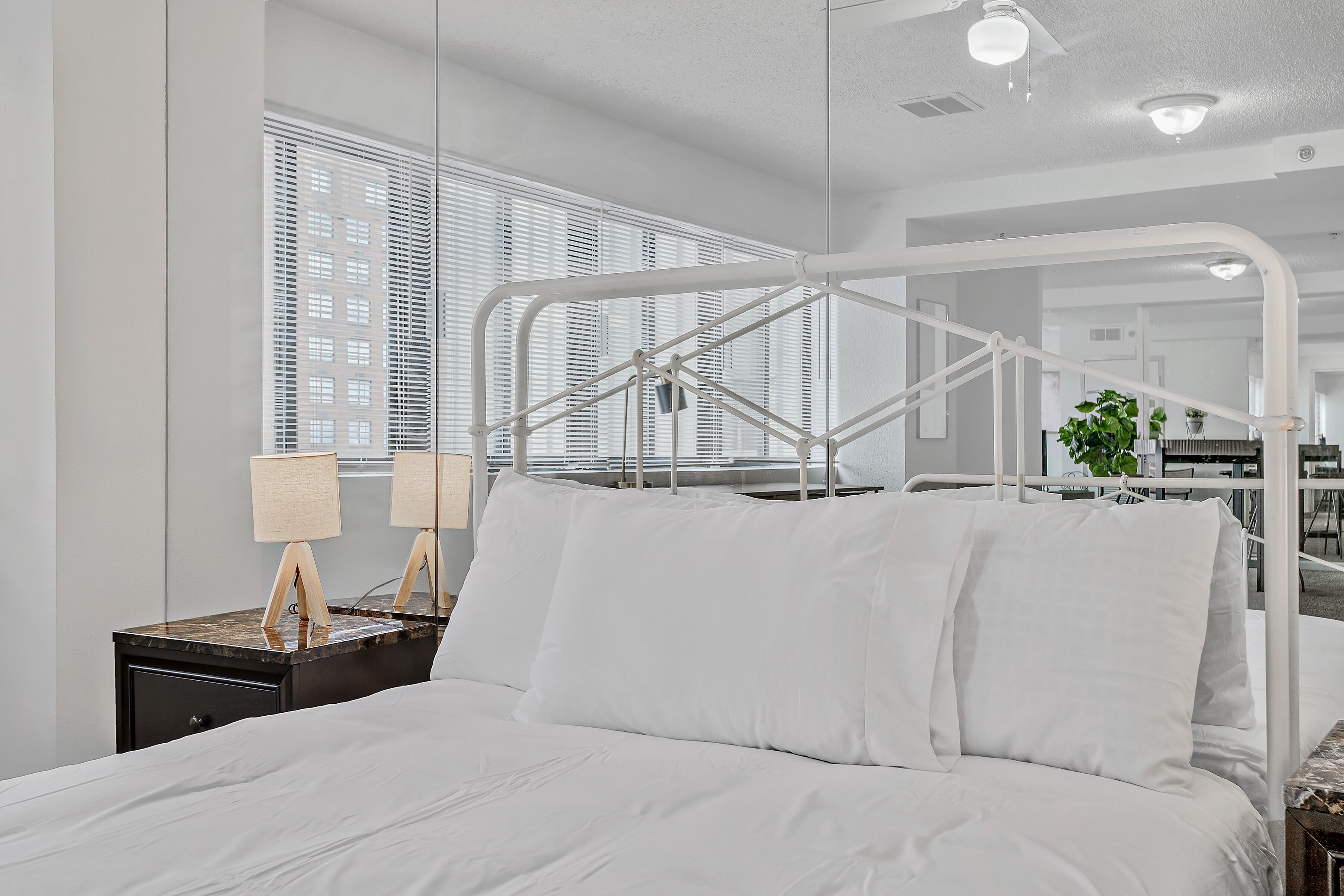 Unique & Relaxing Studio with Gym and Parking