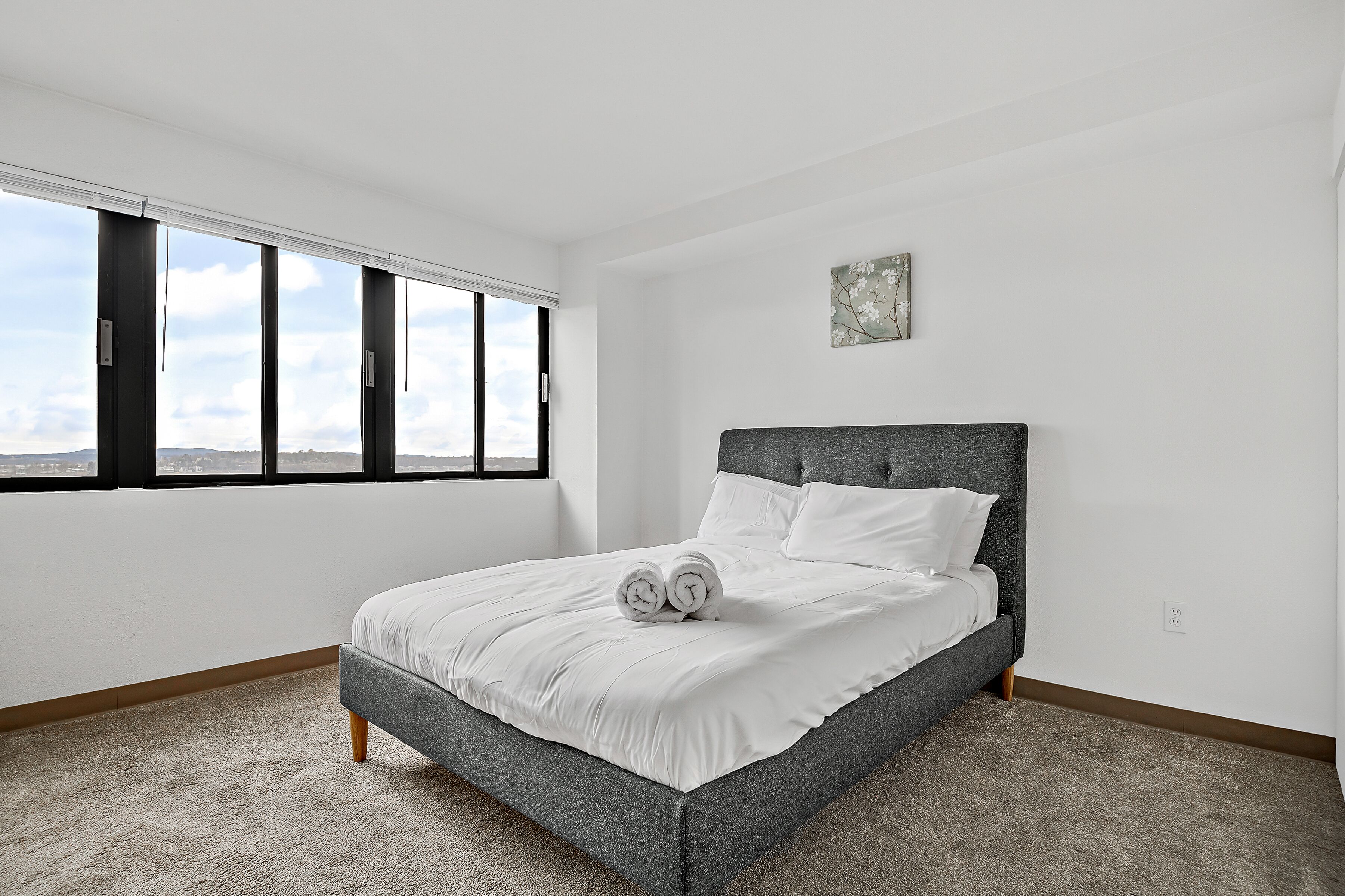 Relaxed 2BR with Gym and Working Space