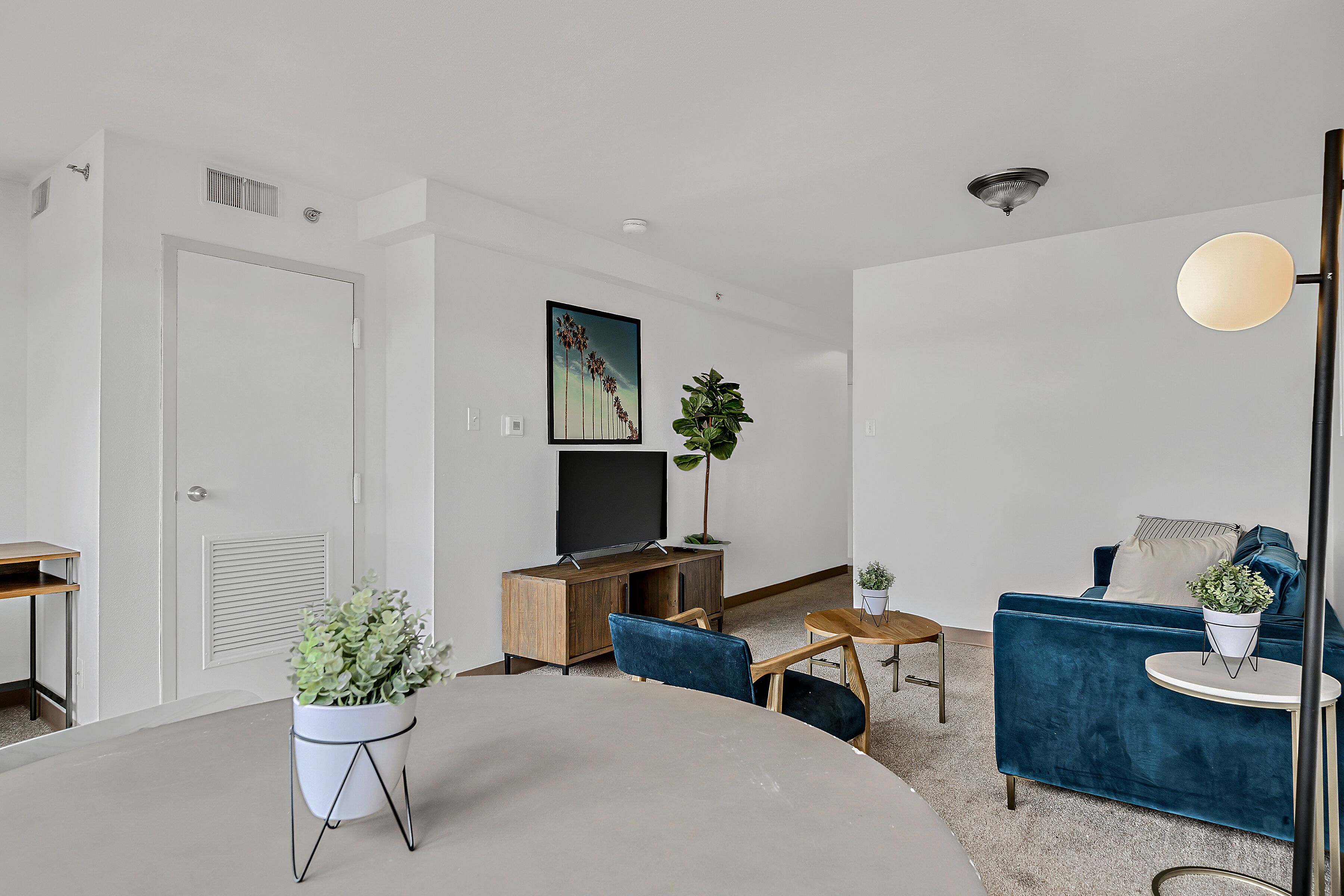 Relaxed 2BR with Gym and Working Space