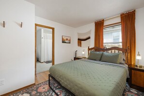 3 bedrooms, WiFi, bed sheets - Boho BnB ~ Walk to Cherry/Pickwick & MSU (Springfield)