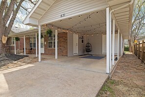 Exterior - Boho BnB ~ Walk to Cherry/Pickwick & MSU (Springfield)