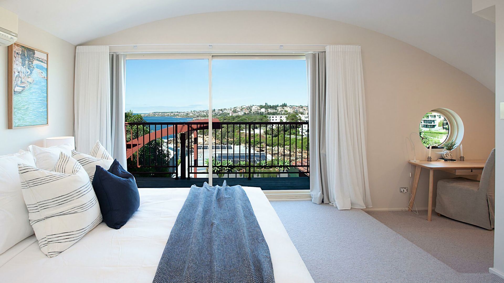 4 bedrooms, desk, iron/ironing board, free WiFi