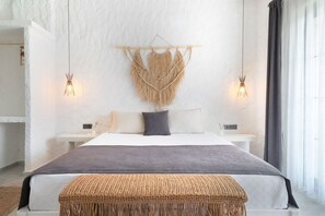 Junior Room, Non Smoking, Pool View | Individually decorated, laptop workspace, free WiFi, bed sheets - Alaçatı Jera (Cesme)