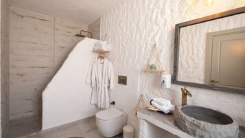 Junior Room, Non Smoking, Pool View | Bathroom | Shower, rainfall showerhead, free toiletries, hair dryer