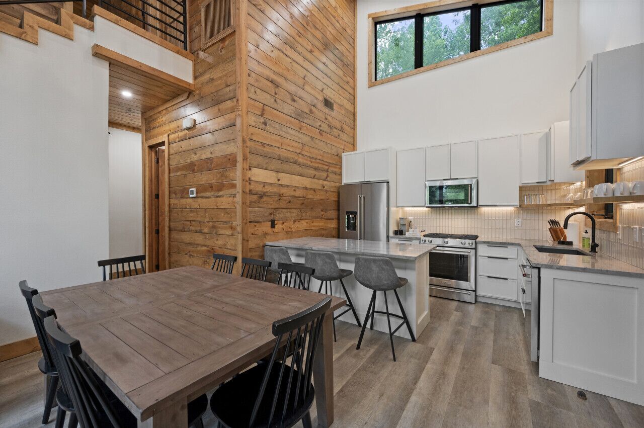 Living Waters Retreat Getaway on a River in Broken Bow