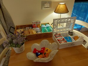 In-room dining - B&B Corte Colli Antichi (Sona)