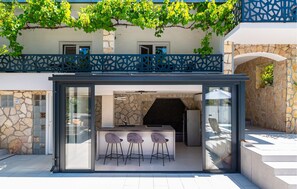 تفاصيل الفندق من الخارج