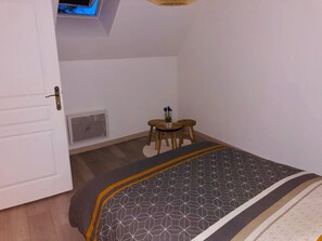 1 sovrum, resesäng, wi-fi och sängkläder