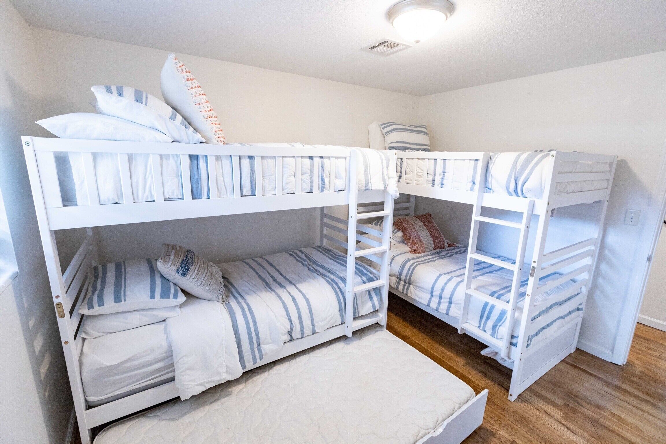 Clean and Cozy, close to PCC