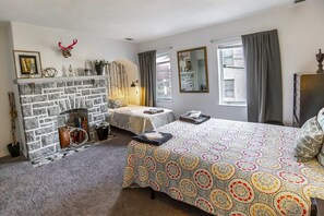 1 Schlafzimmer, Schreibtisch, Bügeleisen/Bügelbrett, Reisekinderbett