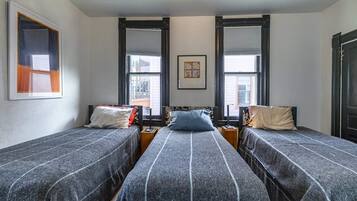 3 habitaciones, tabla de planchar con plancha, cuna de viaje y wifi