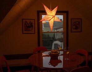 Dining - Crow's Nest Crash-Pad (Homestead)