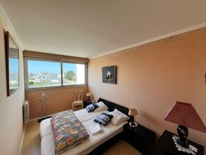 1 bedroom, iron/ironing board, travel crib, WiFi - Appartement port maria vue mer (QUIBERON)