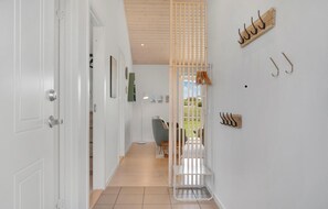 Interior - Lovely home in Føllenslev with WiFi (Føllenslev)