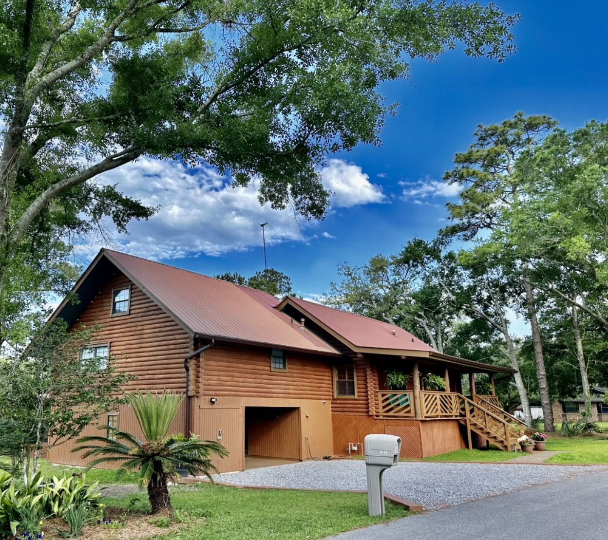 Indian Cove Retreat WATER FRONT
Tennessee style Log Cabin near beautiful beaches