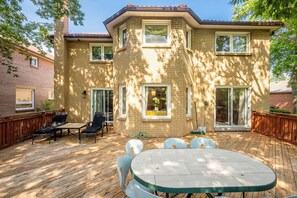 تناول الطعام بالخارج