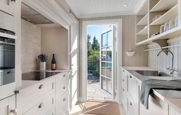 雪櫃、焗爐、爐具、洗碗機