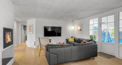 Lovely home in Ulfborg with sauna