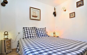3 bedrooms, free WiFi, bed sheets - Stunning home in Sorgues (Sorgues)