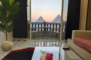 Living area - Hi Pyramids  (Giza)