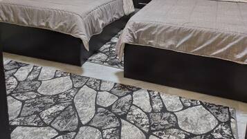 3 kamar tidur, setrika/meja setrika, dan Wi-Fi gratis