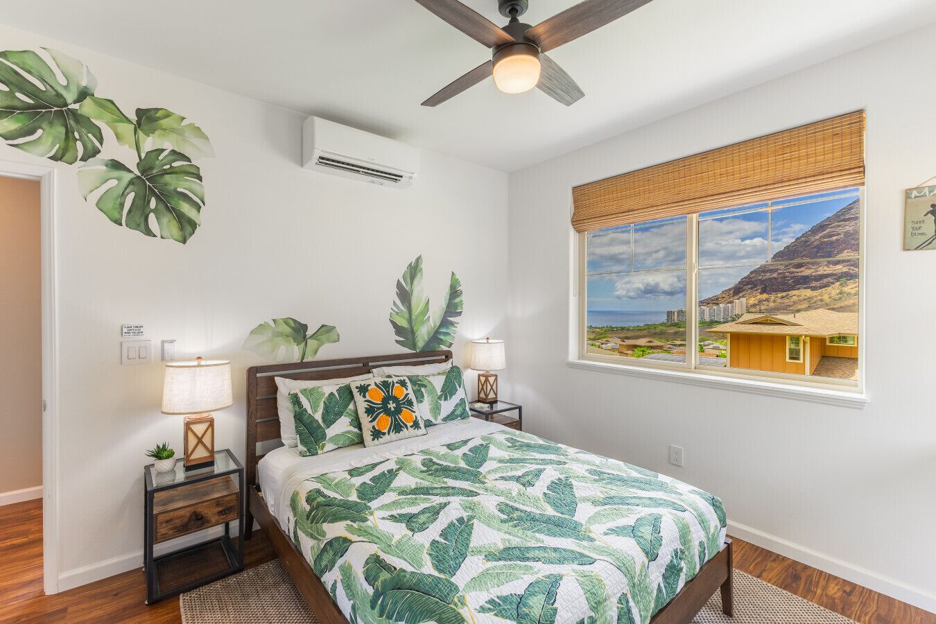 4 多间卧室、办公桌、熨斗/熨衣板、旅行婴儿床