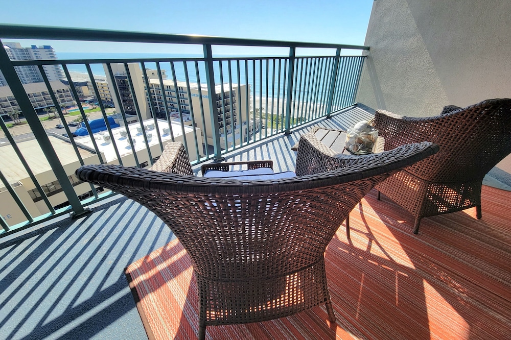 There's a Place on Ocean Avenue - 3Bedroom Ocean View Condo