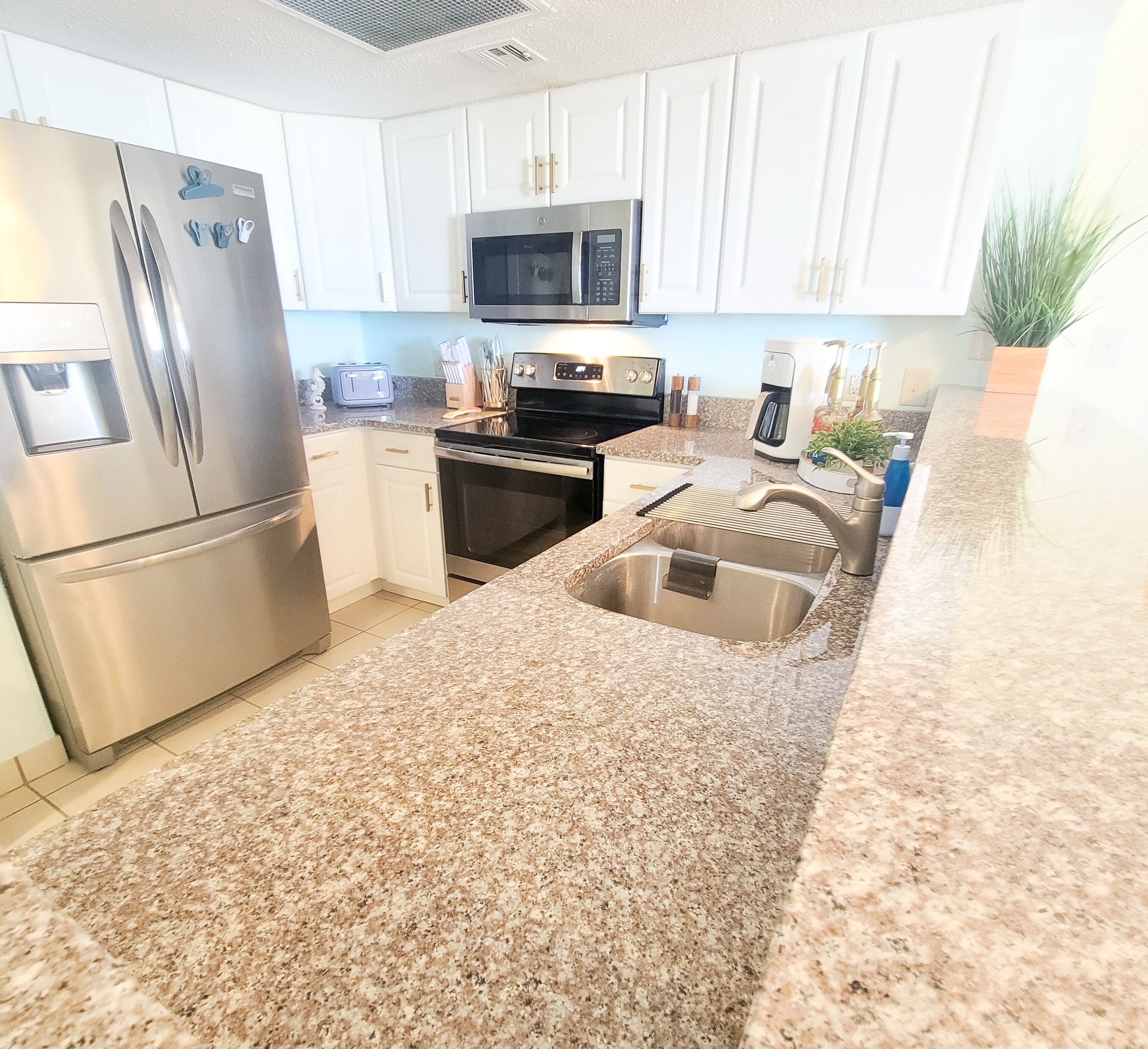 There's a Place on Ocean Avenue - 3Bedroom Ocean View Condo