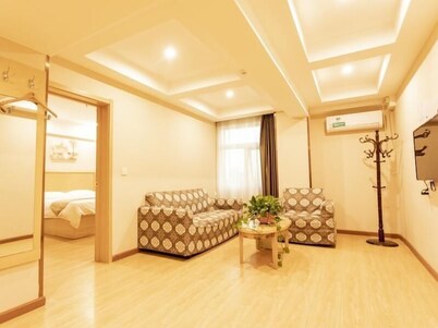 Greentree Inn Zhumadian Xincai County Yueliang Bay Hotel