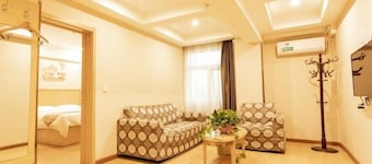Greentree Inn Zhumadian Xincai County Yueliang Bay Hotel