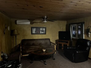 TV - Loons Lodge Cabin at Castles Resort is right on the Mille Lacs Lake ! (Isle)